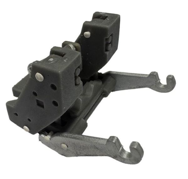 ART04132 - John Deere 8 Front Linkage Kit to assemble and paint - 1