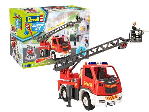REV00823 - Large-scale fire truck with buildable minifigure - 1