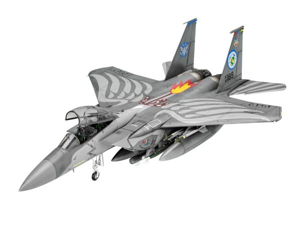 REV03841 - F-15E Strike Eagle Fighter Aircraft to build and paint - 1