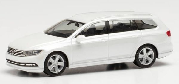 HER038423-005 - VOLKSWAGEN Passat Variant Pearl White - 1