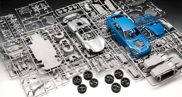 REV05683 - DGzRS Berlin + Sea King Good Bye Set with paint and glue to assemble and paint - 1