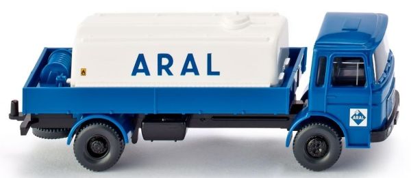 WIK080899 - MAN 4x2 Rigid with ARAL oil tank - 1