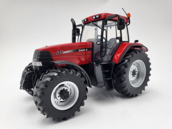 UH6778 - CASE IH MX 135 with curved logo (2001-2002) – Limited to 500 units. - 1