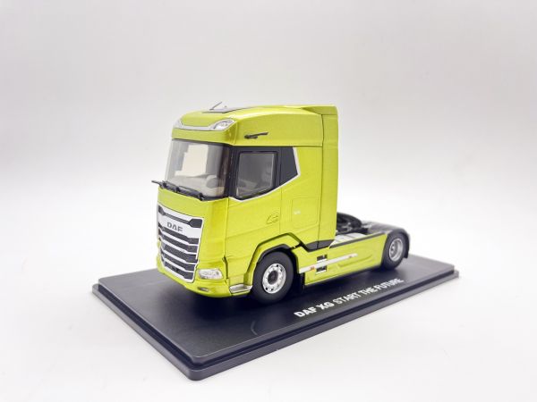 ELI118001 - DAF XG 4x2 metal yellow - 1