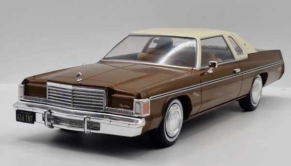 WBXWB124261 - 1977 Dodge Royal Monaco Coupe, Brown and Beige - 1