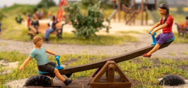 NOC13400 - Rocking swing with micro-movement - 5.6 x 4.5 x 5.5 cm - 1