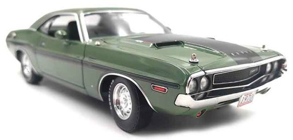 GREEN13700 - 1970 DODGE Challenger R/T HardTop HEMI Green - 1