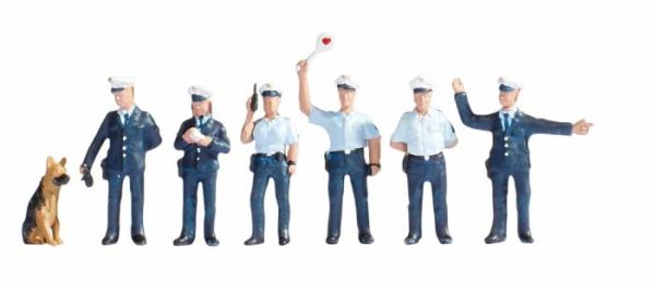 NOC15091 - 6 police officers in blue uniforms - 1