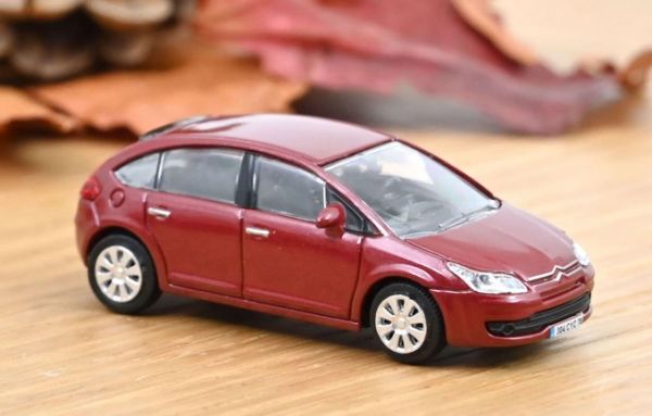 NOREV155496 - CITROEN C4 Sedan 2004 Red - 1