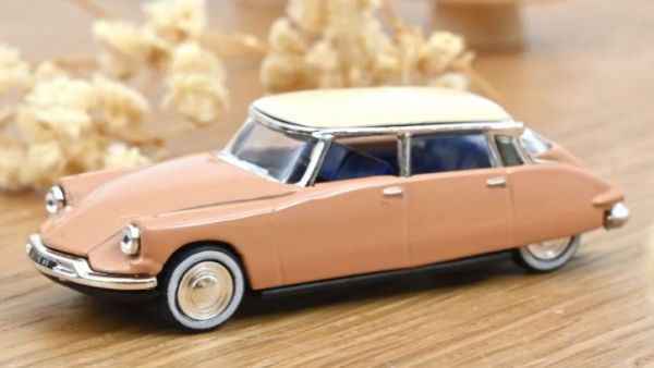 NOREV157090 - CITROEN DS 19 1959 Blonde Tortoiseshell with white roof - 1