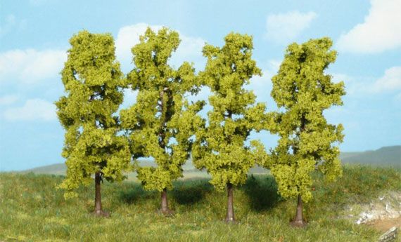 HEK1977 - Set of 4 trees with light green leaves 11 cm - 1