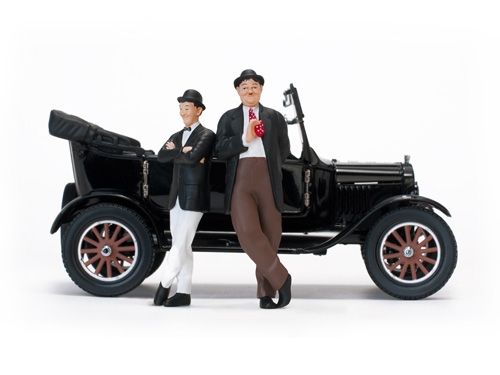 SUN1905 - FORD Model T 1925 with LAUREL AND HARDY figure - 1