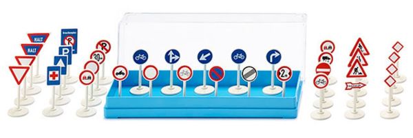 WIK001811 - Set of road signs Ech:1/87 - 1