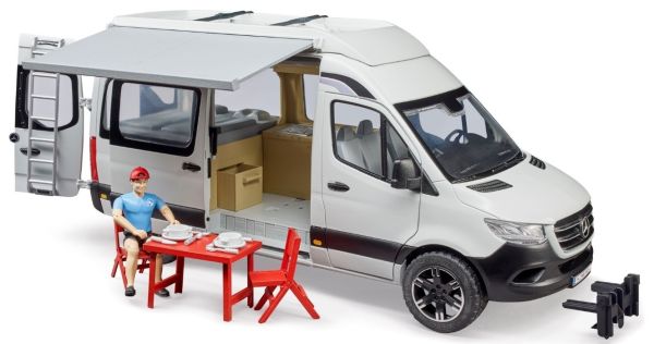 BRU2672 - MERCEDES Sprinter camper van with figure and accessories - 1