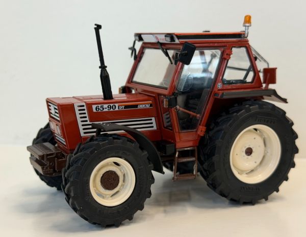 ROS30255 - FIAT 65-90 DT 4WD Comfort Cab – Limited to 500 units. - 1
