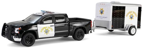 GREEN32315-C - CHEVROLET Silverado 2023 California Police with trailer from the HOT PURSUIT series in blister pack - 1