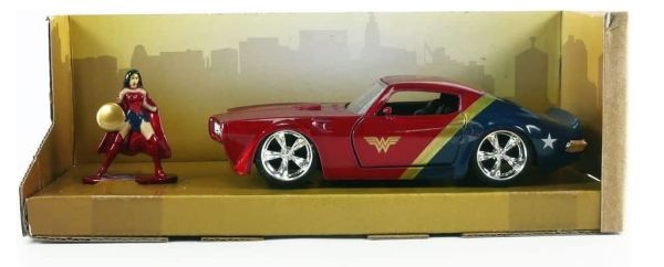 JAD33089 - 1972 PONTIAC Firebird with WONDER WOMAN figure - 1