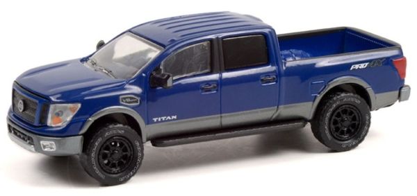 GREEN35210C - NISSAN Titan XD PRO-4X 2018 ALL-TERRAIN in blister pack - 1
