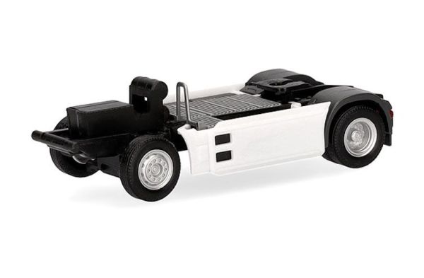 HER086325 - MAN TGX 2-axle chassis with battery box and side fairing – 2 parts to assemble - 1