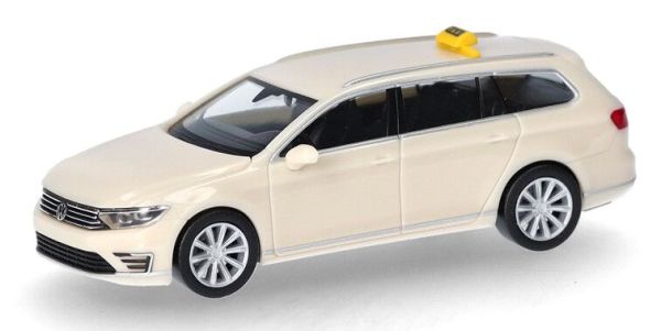 HER098212 - VOLKSWAGEN Passat Variant GTE Taxi, beige - 1