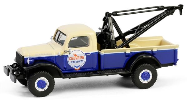 GREEN41175-A - DODGE Power Wagon Wrecker 1948 from the CHEVRON SPECIAL series in blister pack - 1