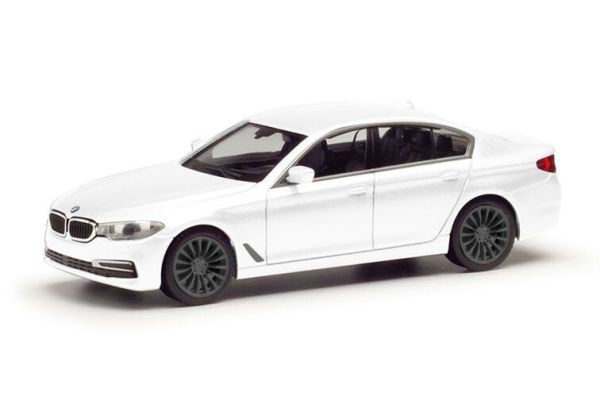 HER420372-002 - BMW 5 Limo white - 1