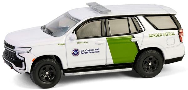 GREEN43035-F - CHEVROLET Tahoe 2023 US Customs from the HOT PURSUIT series in blister pack - 1