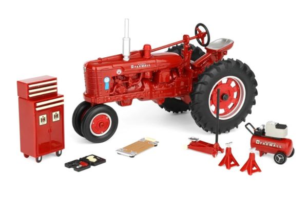 ERT44493 - FARMALL Super H with tools - Prestige Collection - 1