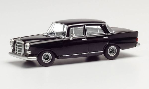 HER420457 - MERCEDES 200 black - 1