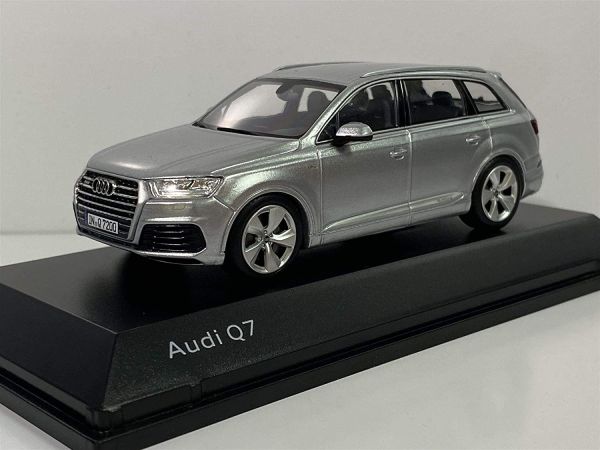 SPA5011407613 - AUDI Q7 2015 silver - 1