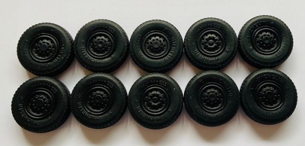 YCC561-4 - Tires and rims for LIEBHERR LTM 1200-5.1 N.Q Group crane - 1