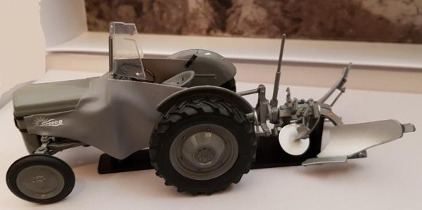 UH5364 - FERGUSON TE 20 with RUMPSTAD plow - 1