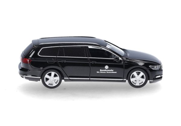 HER700870 - VOLKSWAGEN Passat Variant Bundeswehr black - 1