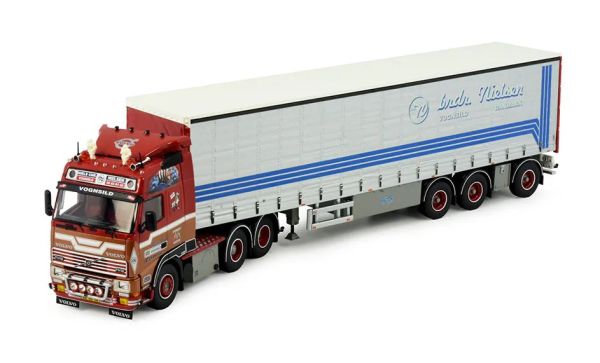 TEK82922 - VOLVO FH16 Globettroter 6x2 with 3-axle NIELSEN BRDR covered trailer. - 1