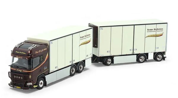 TEK86966 - DAF XG+ 6x4 rigid truck with 1+2 axle refrigerated trailer KASPER H.NIELSEN - 1