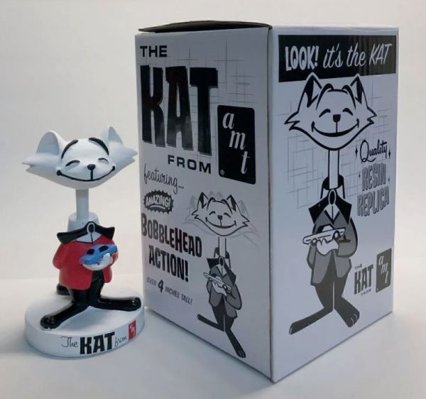 AMT943R/24 - Resin figurine - Bobblehead - 1