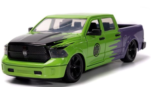 JAD99726 - DODGE Ram 1500 2014 with HULK figure - 1
