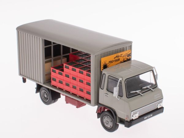 G111A045 - BERLIET 560K 4x2 Brasseur straight truck - 1