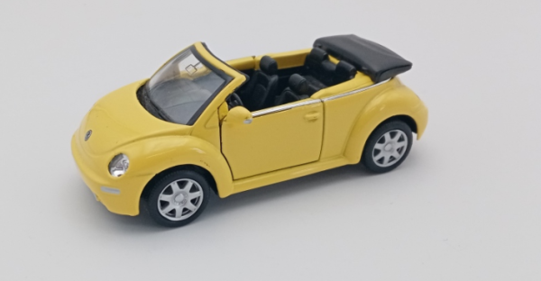 WEL2035YE - yellow car VOLKSWAGEN NEW BEETLE Cabriolet friction model sold without box - 1
