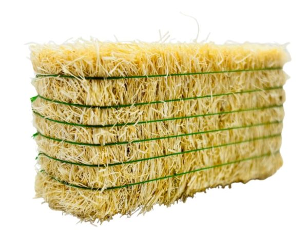 CW0275 - Square straw bale with green string - 7.8 x 3.7 x 2.8 cm - 1