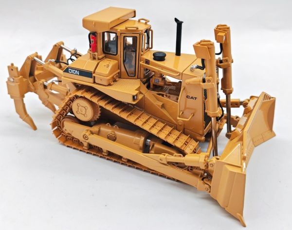 CCMD10-U - CATERPILLAR D10N Dozer (U-Blade with ripper) – Limited edition (400 units) - 1