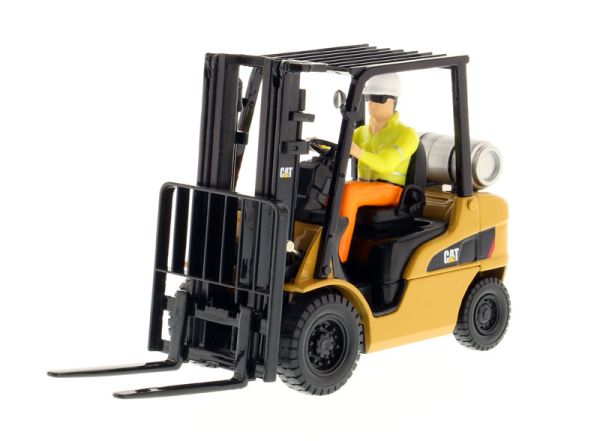 DCM85223 - Lift truck CATERPILLAR P5000 and driver - 1