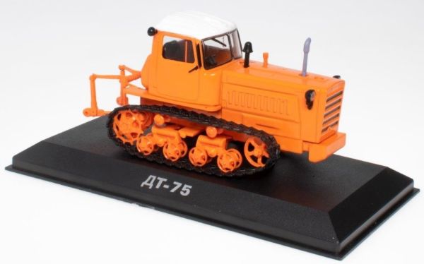 G1825012 - BELARUS crawler DT-75 1962-1967 - 1