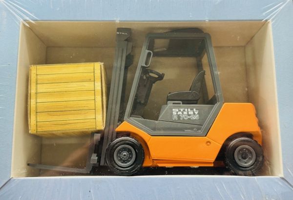 GRIP03 - USED - STILL Saxby R 70-25 Forklift, 5-hole front hub - rear hub 10-hole - 1