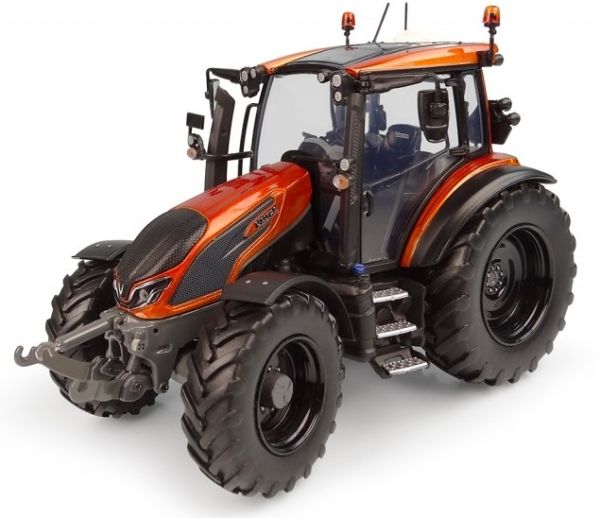 UH6292 - VALTRA G135 Unlimited Orange metallic Limited to 1000 pieces - 1