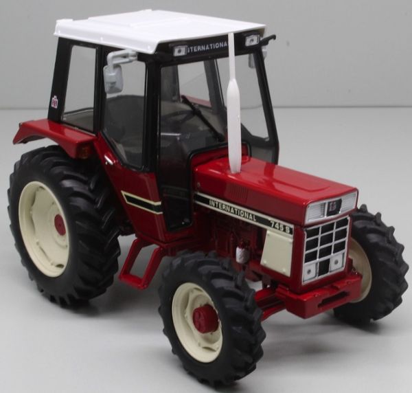 REP196 - INTERNATIONAL IH 745 S with opening bonnet and removable weight - 1