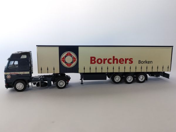 AWM70256 - VOLVO FH12 Globetrotter 4x2 With 3 Axles tarpaulin trailer 