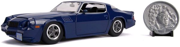 JAD253255002 - Billy's CHEVROLET Camaro Z28 blue Stranger Things with collectible coin inclued - 1