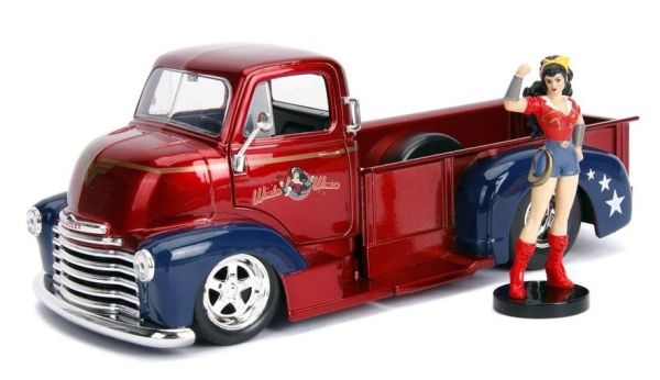 JAD253255010 - CHEVROLET Chevy 1952 pick-up Wonder Woman DC Comics with caracter - 1