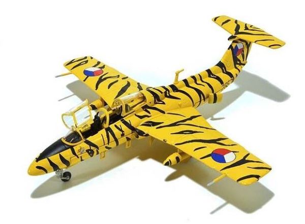 HERM82MLCZ7215 - Military aircraft - AERO L-29 Delfin Czech AF 1st Sqd. 11th Reg. Tiger - 1